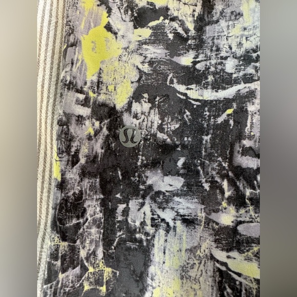 Women's Gray and White Patterned Leggings - Picture 9 of 12